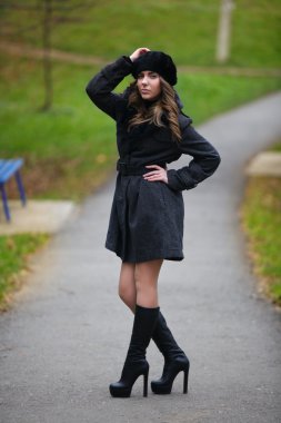 bir ceket poz içinde kız