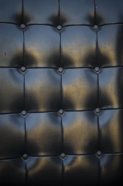 düğmeli siyah deri