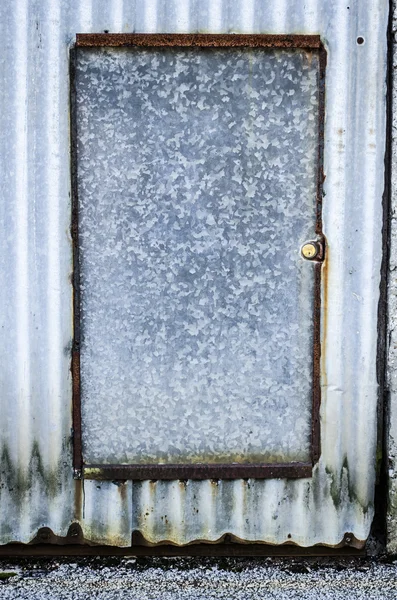 Porta de alumínio rústico — Fotografia de Stock