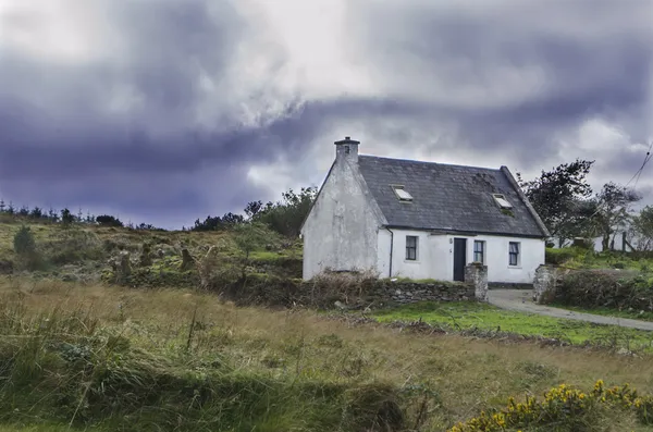 田園アイルランドのコテージ — ストック写真