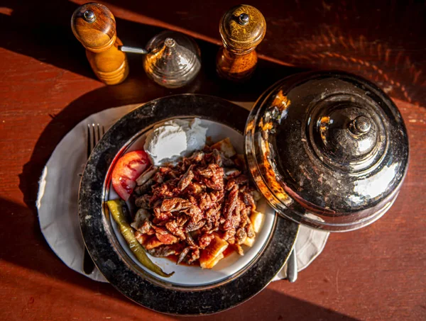 Türk eti kızartması. Türkçe 