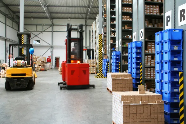 Busy warehouse — Stock Photo, Image