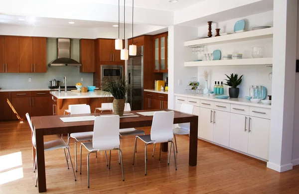 Fotos de Muebles de madera, Imágenes de Muebles de madera ⬇ Descargar | Depositphotos