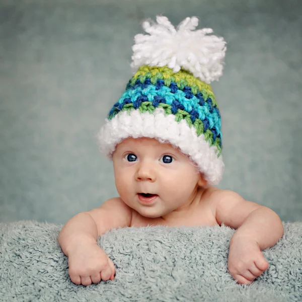 Schattig portret van twee maanden oude baby — Stockfoto