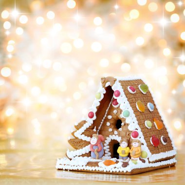 üzerinde ufuk ışık backg Noel gingerbread ev dekorasyonu