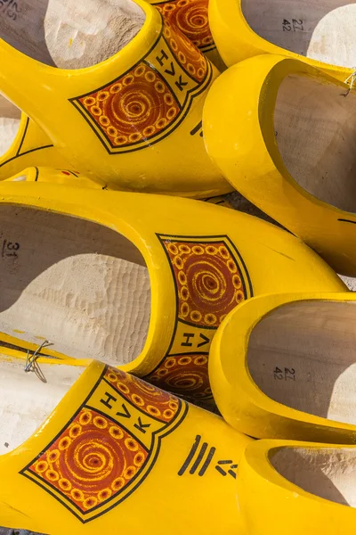 Traditional dutch wooden shoes — Stock Photo, Image