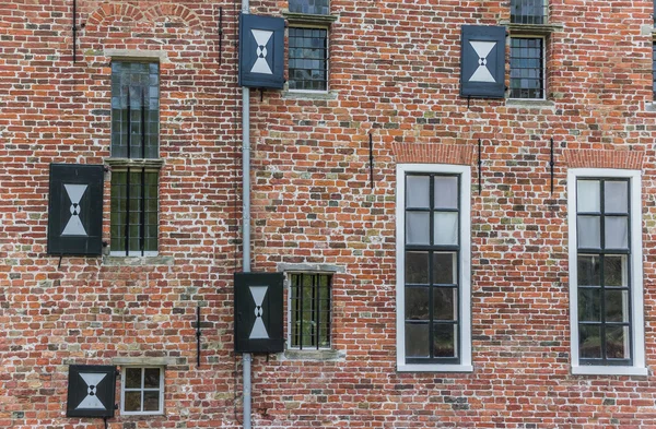 Detalhe da velha mansão holandesa Menkemaborg — Fotografia de Stock