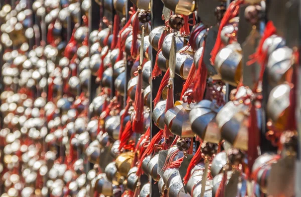 Sinos de oração dourada do templo Wenwu — Fotografia de Stock