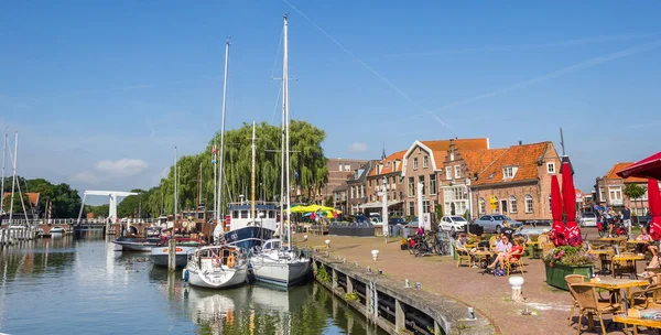 Panorama Van Mensen Een Restaurant Oude Haven Van Enkhuizen Nederland — Stockfoto