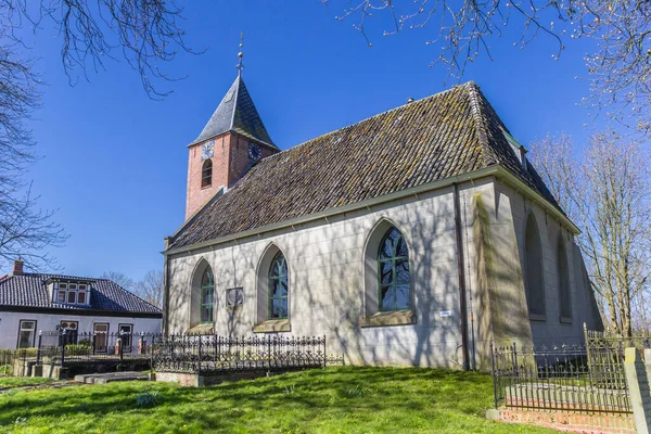 荷兰格罗宁根Zuurdijk村的历史教堂 — 图库照片