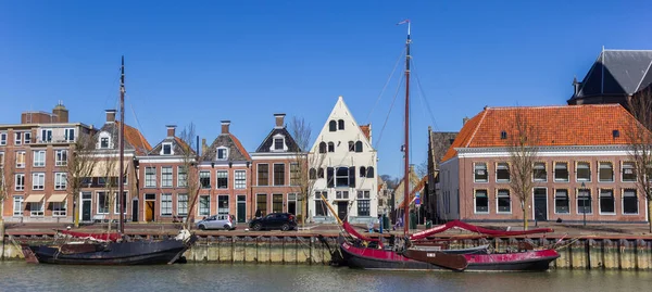Hollanda Harlingen Deki Zuiderhaven Limanında Eski Ahşap Yelkenli Gemilerin Panoraması — Stok fotoğraf