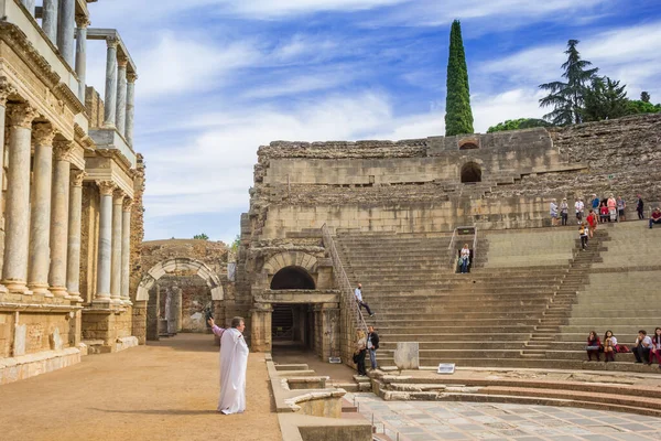 Prefecto Romano Con Túnica Blanca Hablando Teatro Mérida España —  Fotos de Stock