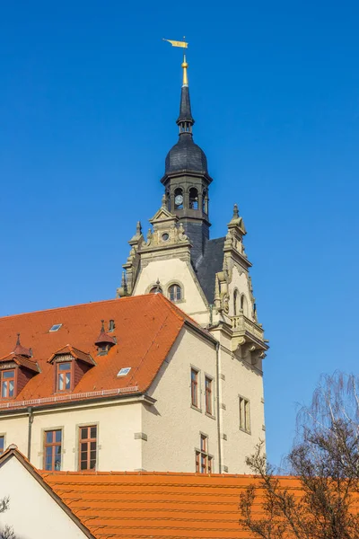ドイツ ベルンブルクの歴史的市庁舎の塔 — ストック写真