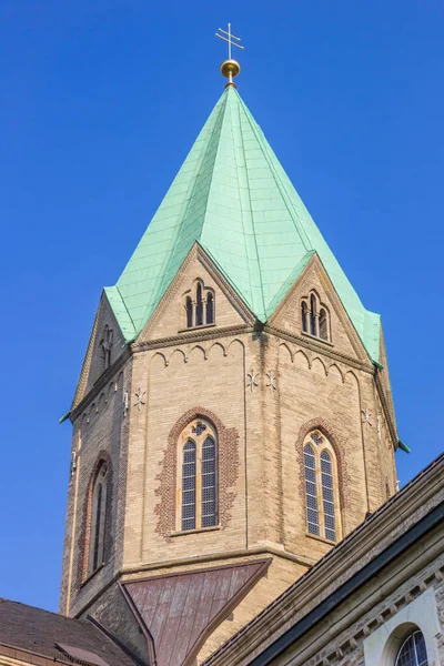 Almanya Nın Essen Werden Kentindeki Tarihi Ludgerus Kilisesinin Kulesi — Stok fotoğraf
