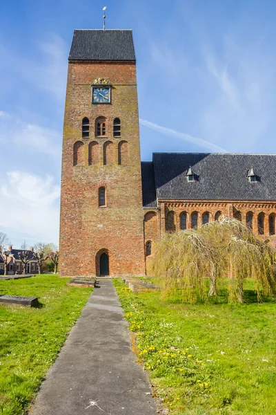 Ścieżka Prowadząca Zabytkowego Kościoła Bartłomieja Stedum Holandia — Zdjęcie stockowe
