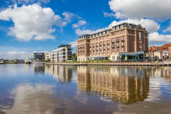 Neues Hotel Mit Spiegelung Wasser Zentrum Von Emden — Stockfoto