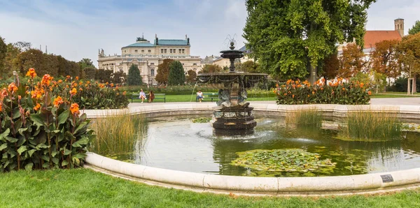 Panorama Fountain Flowers Volksgarten Park Vienna Austria — Stockfoto