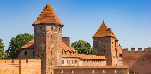 Panorama Towers Surrounding Castle Wall Malbork Poland — ストック写真