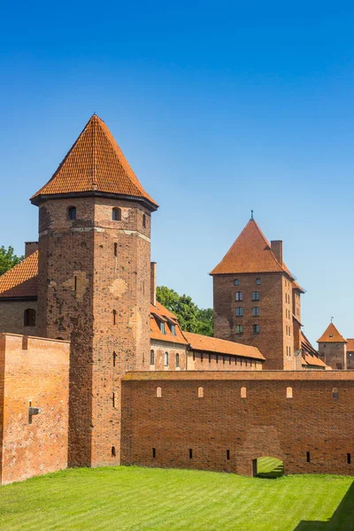 Towers Wall Surrounding Castle Malbork Poland — ストック写真