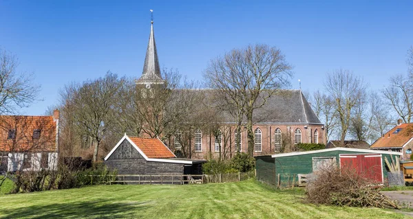 Historiska Kyrkan Och Skjul Frisiska Byn Makkum Nederländerna — Stockfoto