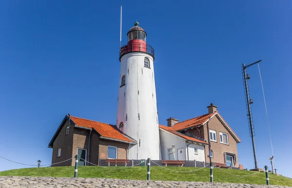 Biała Latarnia Morska Domy Szczycie Grobli Urk Holandia — Zdjęcie stockowe