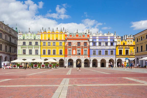 ポーランド ザモスクの市場広場にあるカラフルな家 — ストック写真