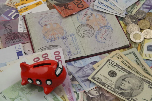 seyahat pasaport uçak ve para