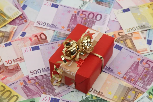 Geschenk und Geld — Stockfoto