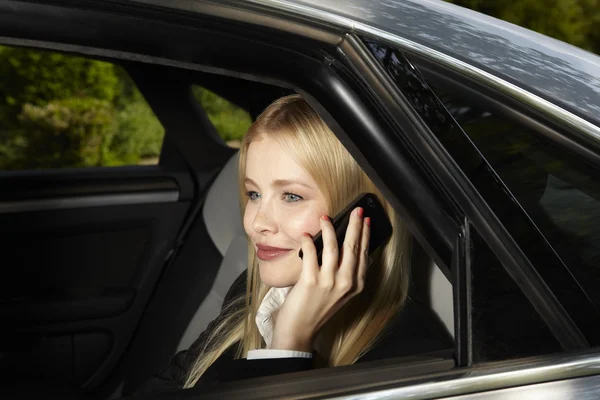 Frau am Telefon — Stockfoto