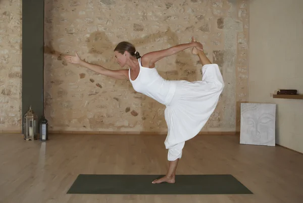 Yoga exercise — Stock Photo, Image