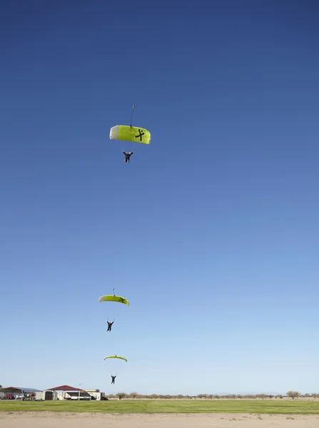 Compilation of Skydivers approaching for landing — Stock Photo, Image