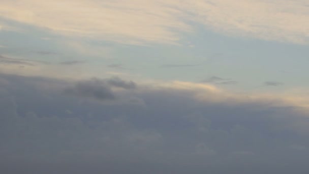 Cielo soleado con nubes timelapse — Vídeos de Stock