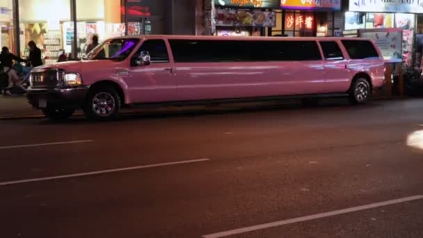 Pink Limousine in New York — Stock Video