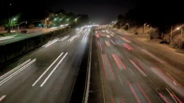 Gece karayolu trafiği