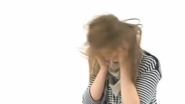 güzel bir kadın kulaklık ile müzik dinlemek