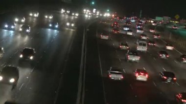 Gece karayolu trafiği