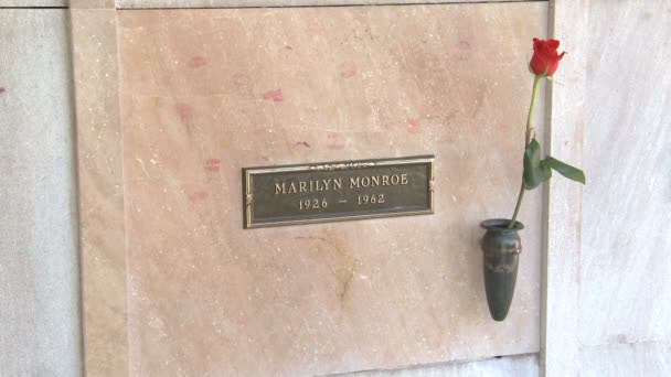 Marilyn Monroe'nun Crypt — Stok video