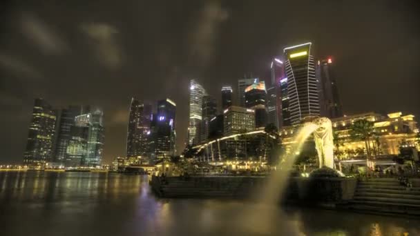 Zeitraffer Merlion mit Skyline — Stockvideo