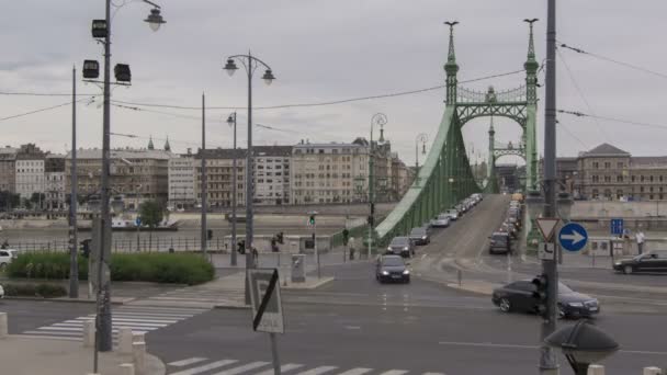 Budapest Kettenbrücke — Stockvideo