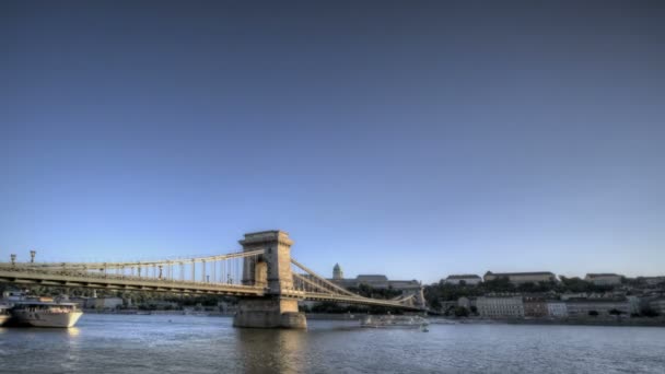 Budapeşte zincir köprü — Stok video