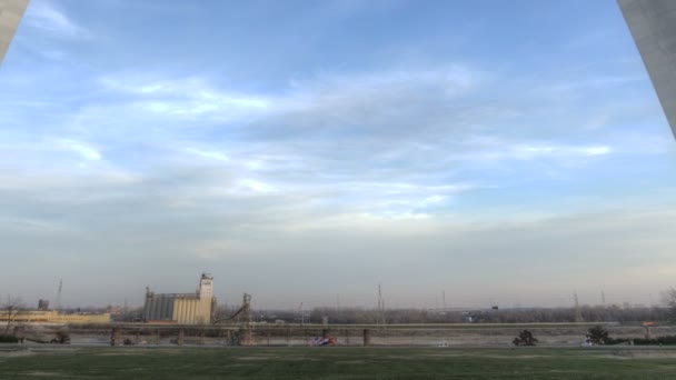 St. Louis Arch Sunset — Stockvideo