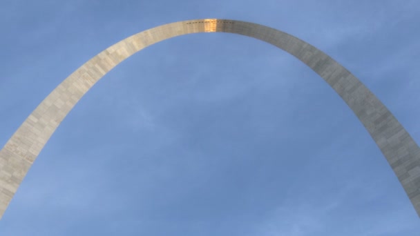 Puesta del sol arco de St. louis — Vídeo de stock