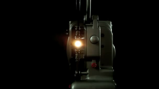 Vintage 8mm projector licht — Stockvideo