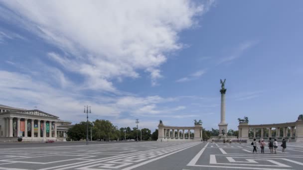 Βουδαπέστη στην πλατεία Ηρώων — Αρχείο Βίντεο