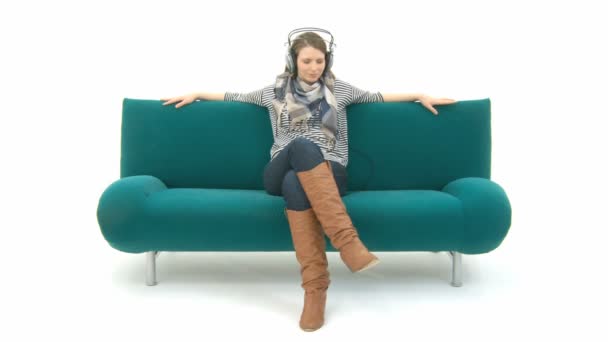 音楽を聴く女 — ストック動画
