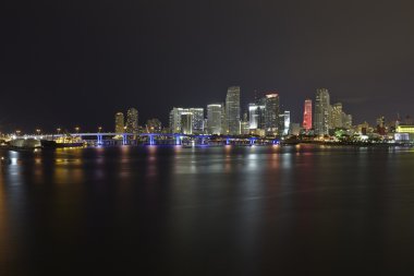 Miami şehir manzarası panorama, gece