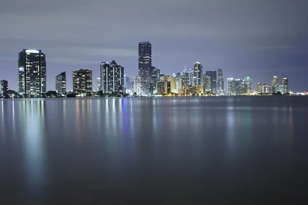 Miami panorama panorama města v noci — Stock fotografie
