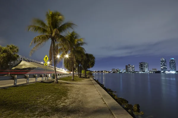 Miami e Biscayne Bay Skyline fotos, imagens de © Sehenswerk #45001089
