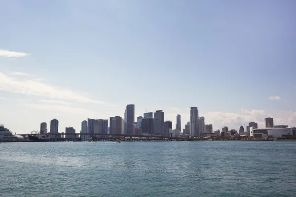 Panoramę panoramę miasta Miami, na dzień — Zdjęcie stockowe