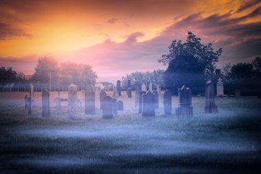 terk edilmiş mezarlığı